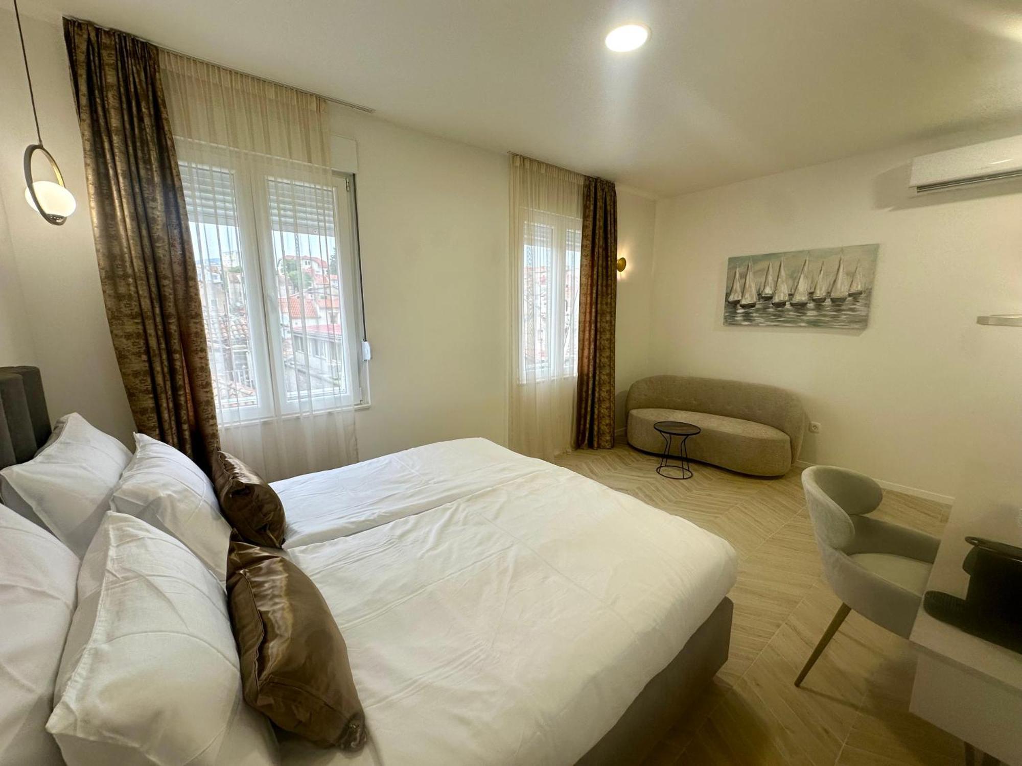 Mariani Luxury Rooms In Center Split Bagian luar foto