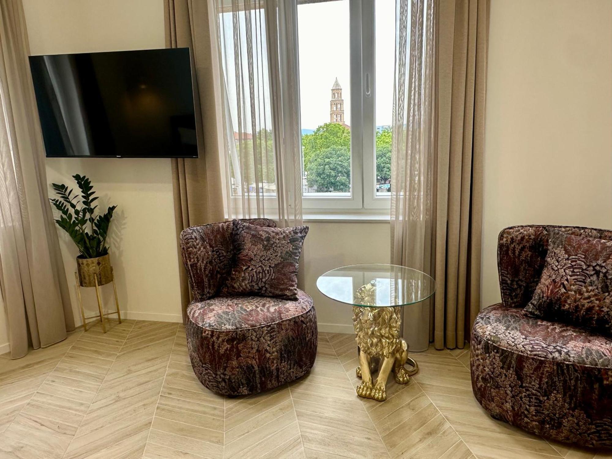 Mariani Luxury Rooms In Center Split Bagian luar foto