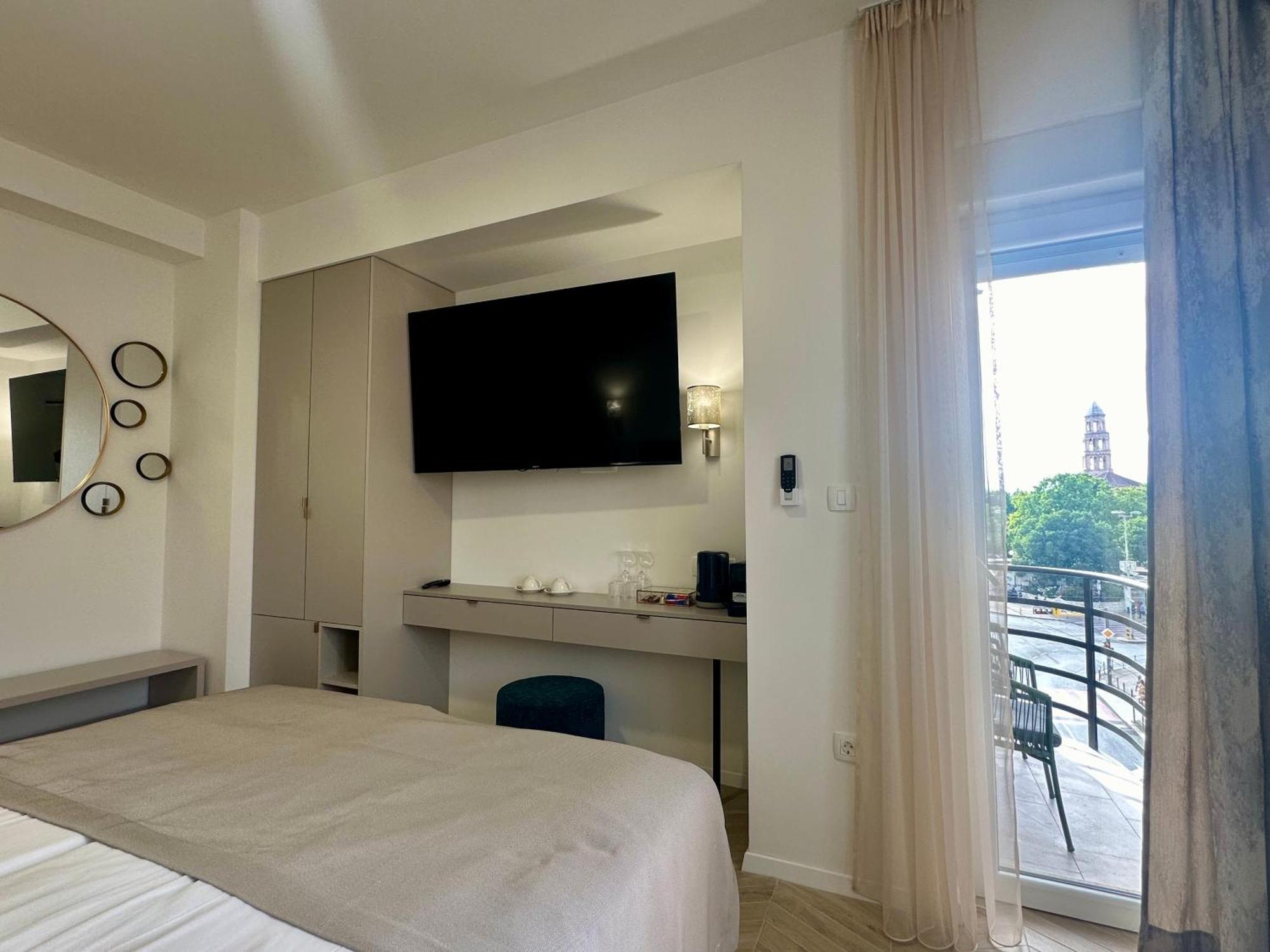 Mariani Luxury Rooms In Center Split Bagian luar foto
