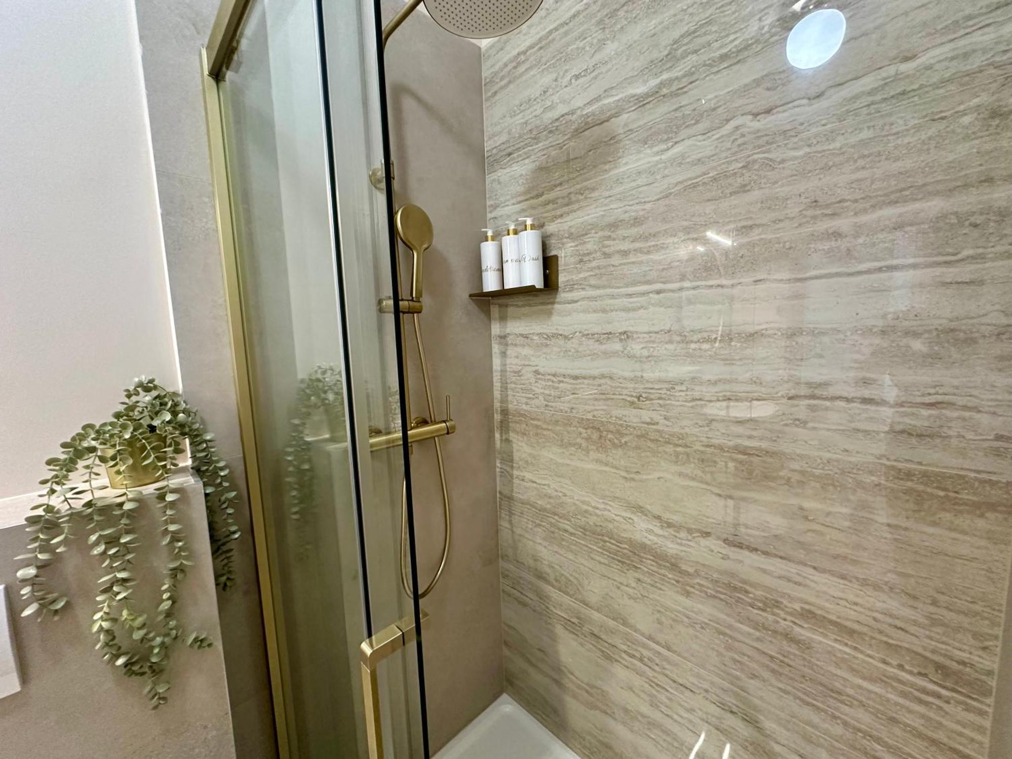 Mariani Luxury Rooms In Center Split Bagian luar foto