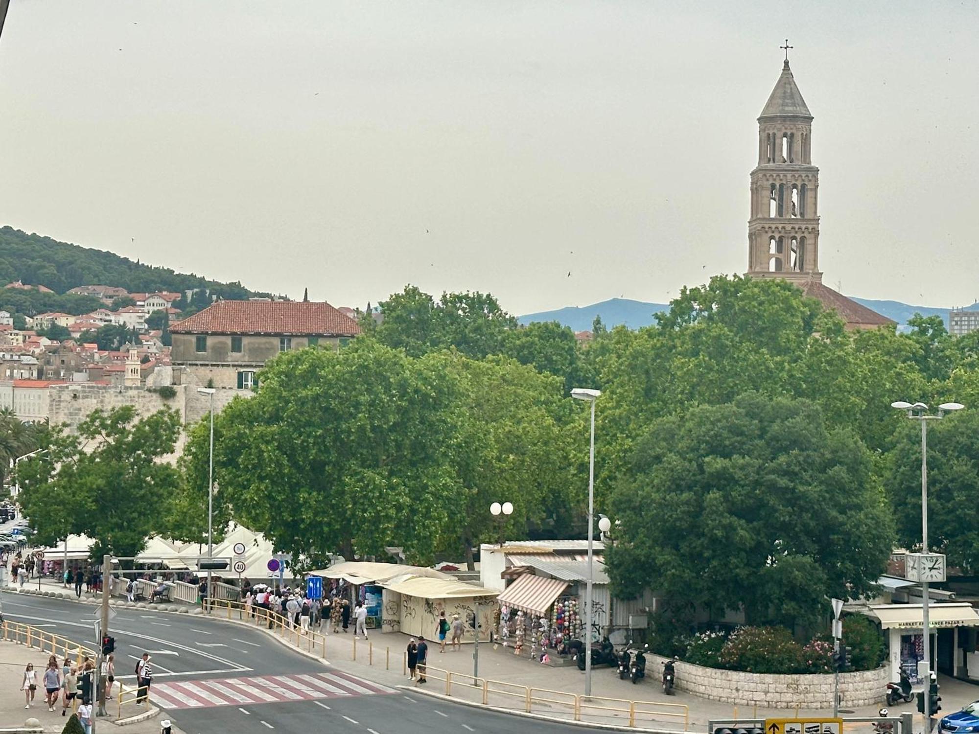 Mariani Luxury Rooms In Center Split Bagian luar foto