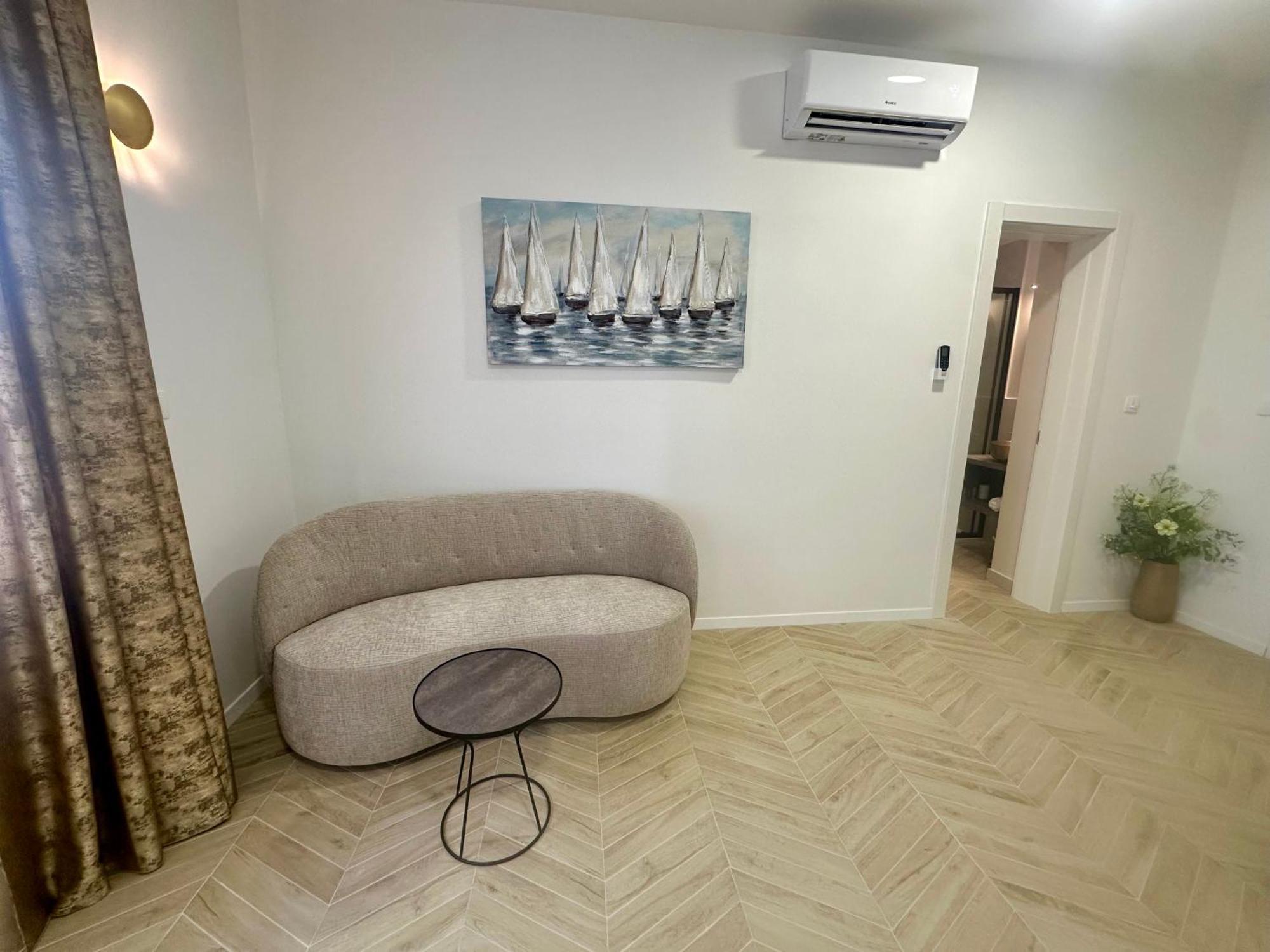 Mariani Luxury Rooms In Center Split Bagian luar foto
