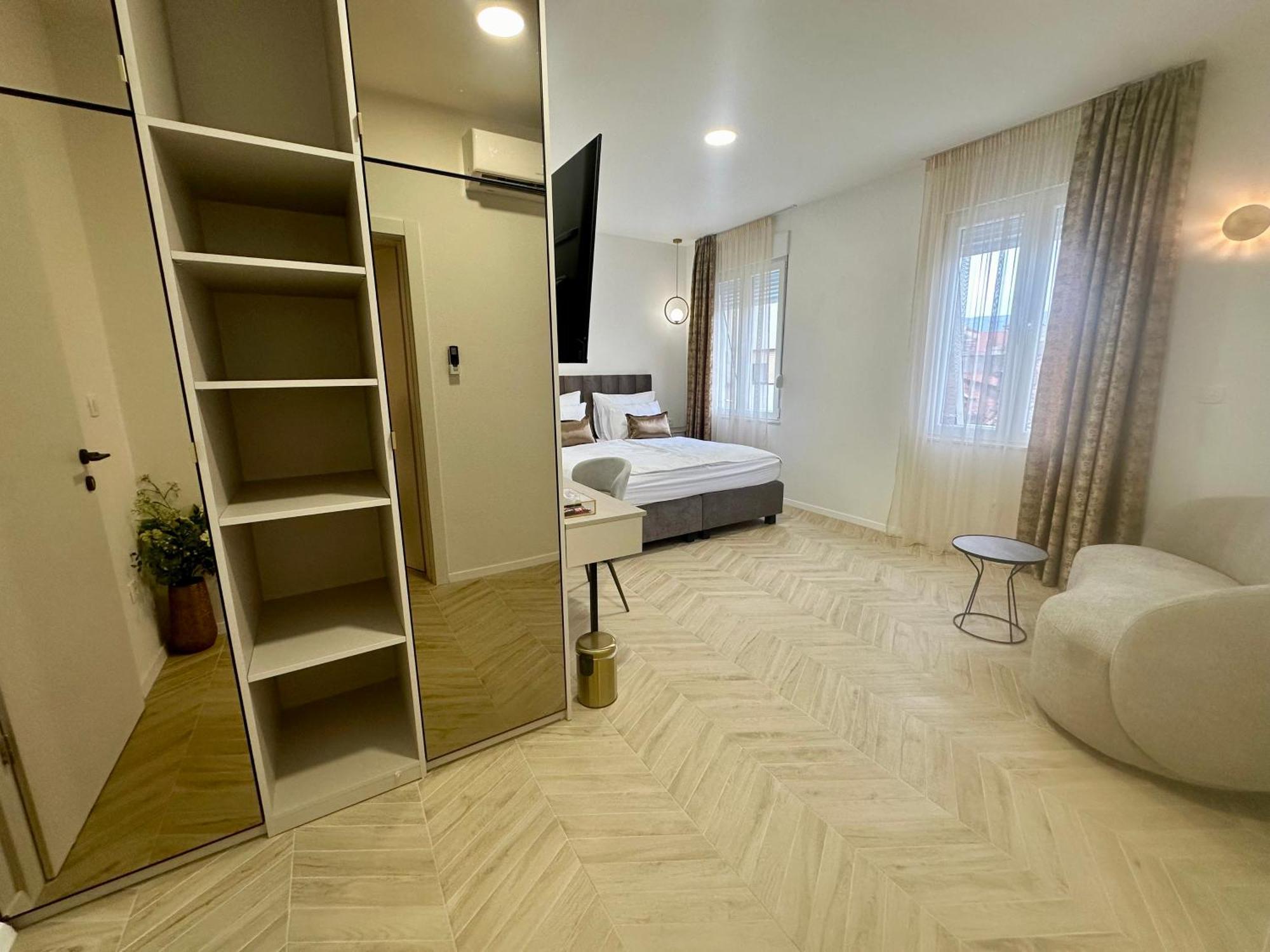 Mariani Luxury Rooms In Center Split Bagian luar foto