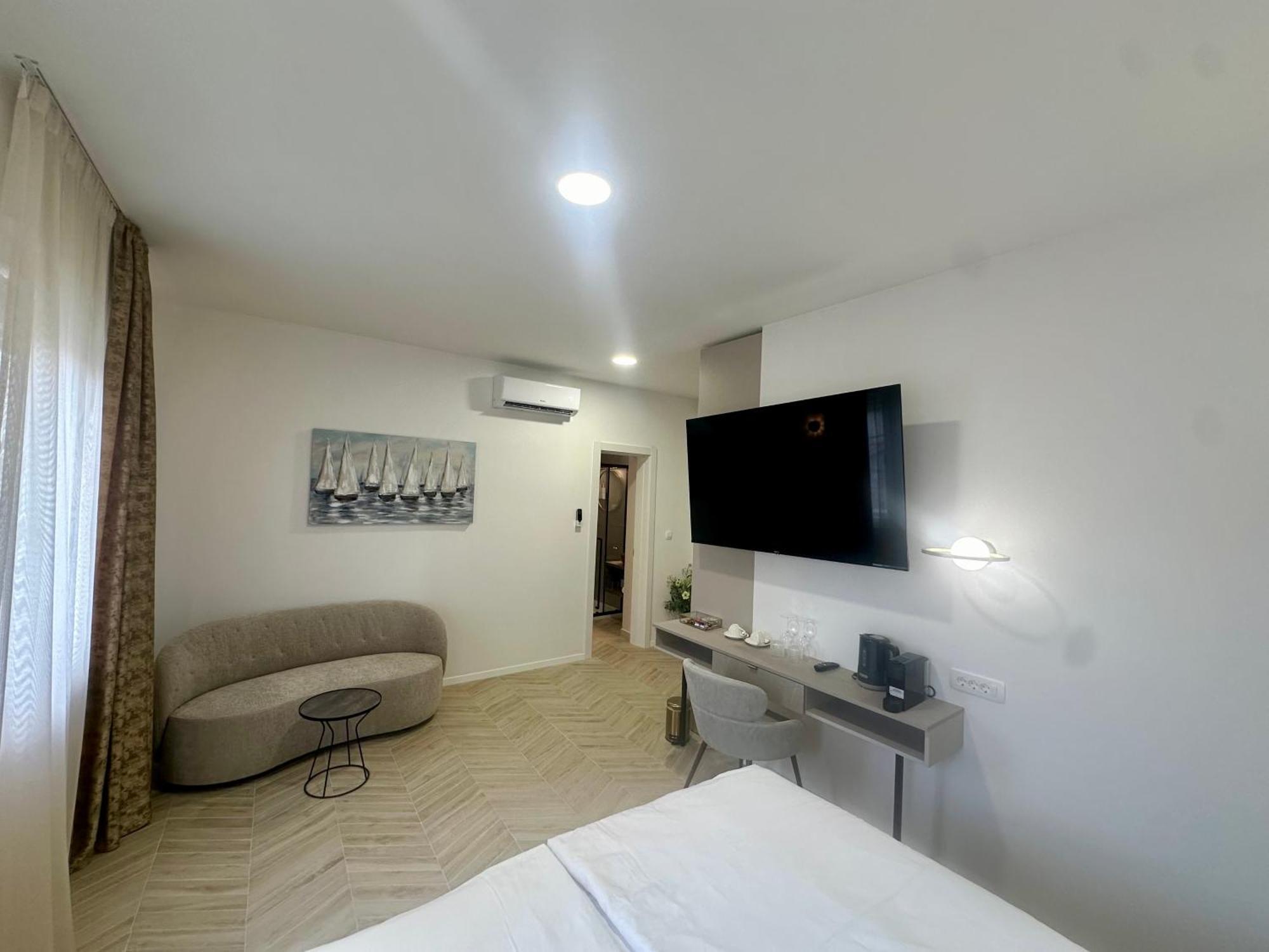 Mariani Luxury Rooms In Center Split Bagian luar foto