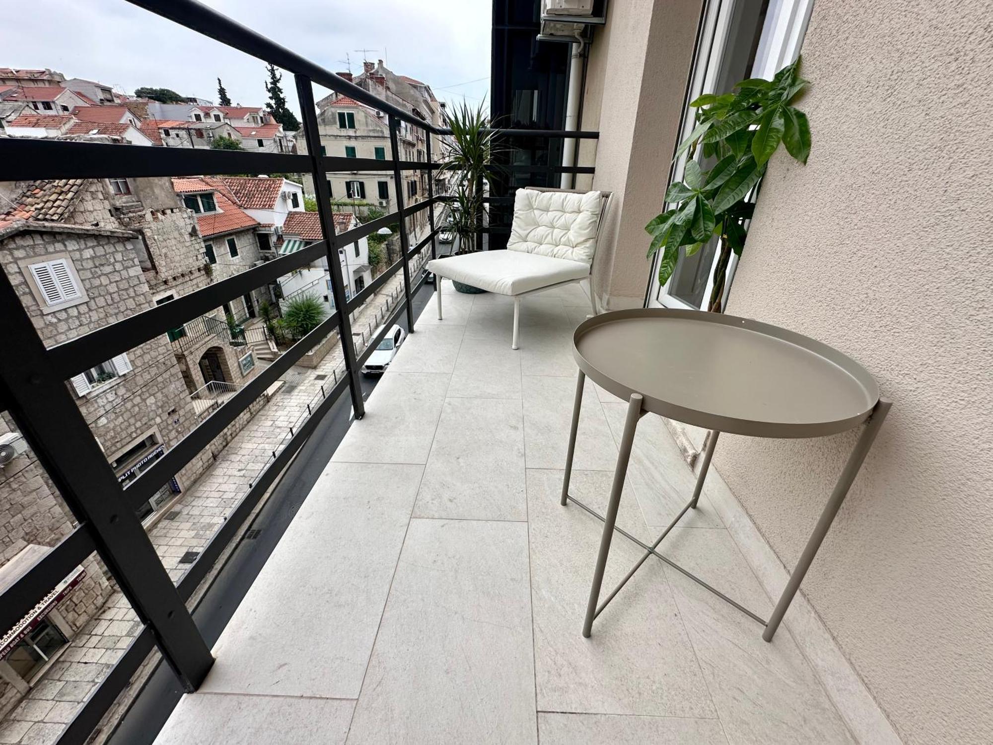 Mariani Luxury Rooms In Center Split Bagian luar foto