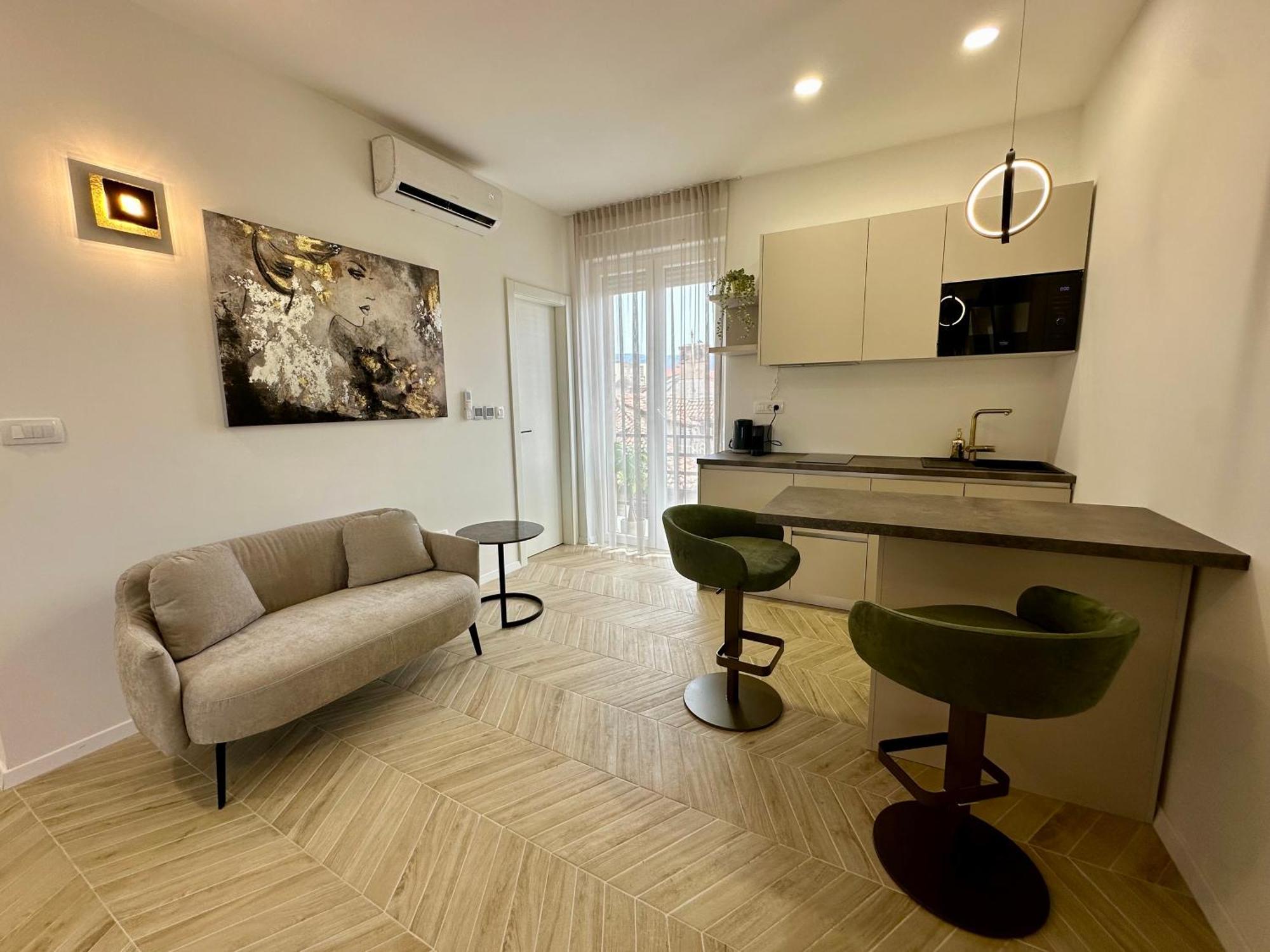 Mariani Luxury Rooms In Center Split Bagian luar foto