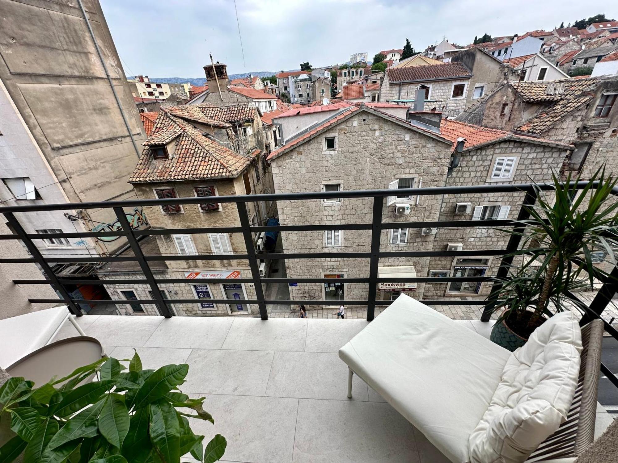 Mariani Luxury Rooms In Center Split Bagian luar foto