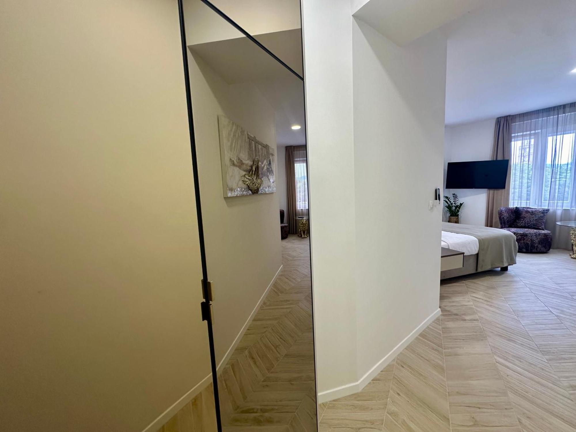 Mariani Luxury Rooms In Center Split Bagian luar foto