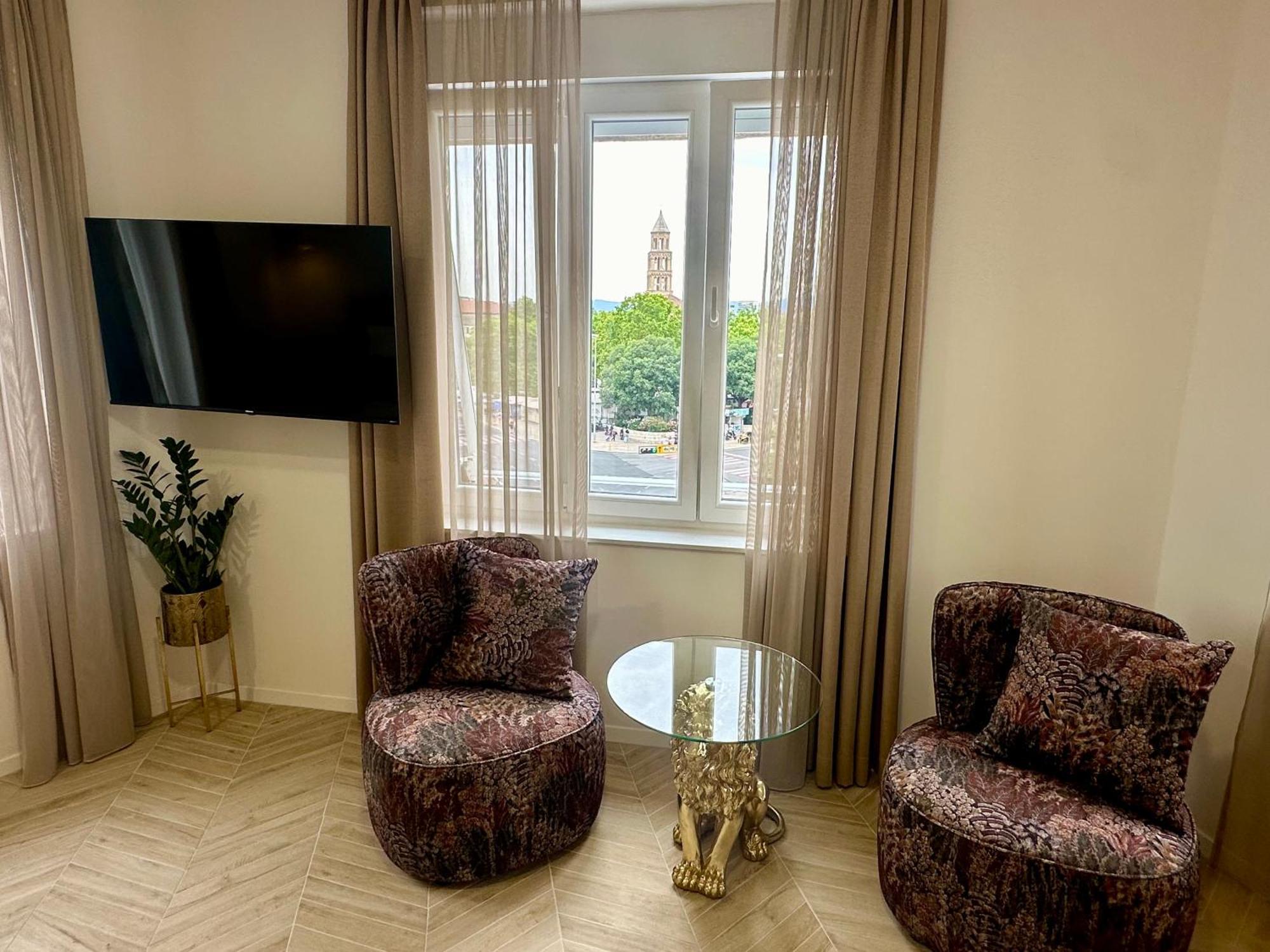 Mariani Luxury Rooms In Center Split Bagian luar foto