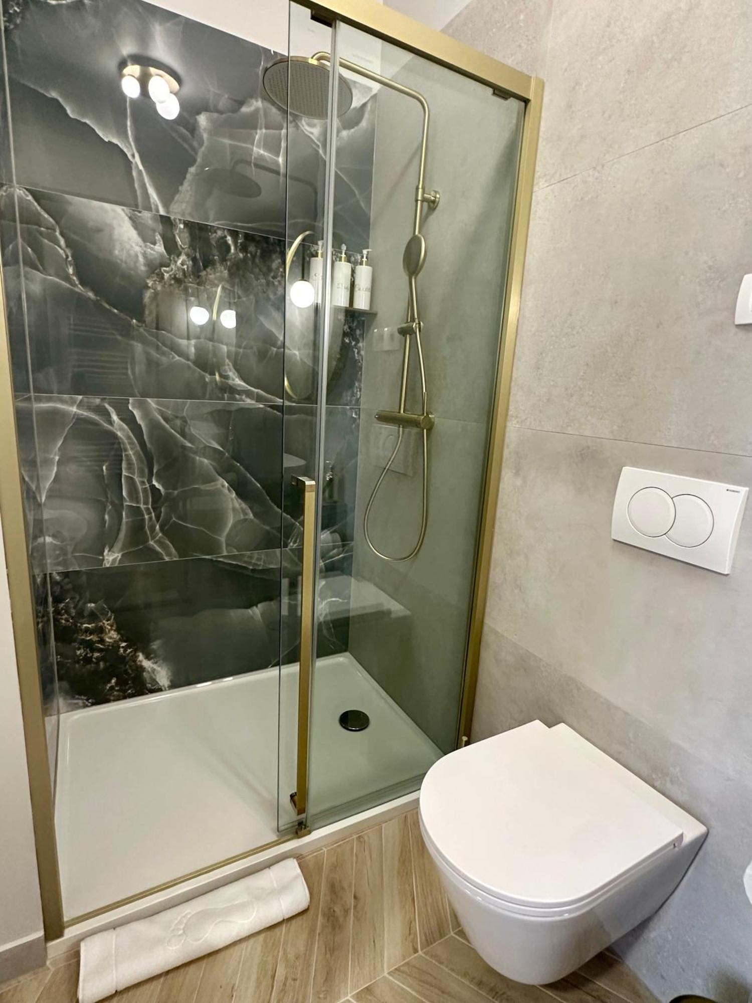 Mariani Luxury Rooms In Center Split Bagian luar foto