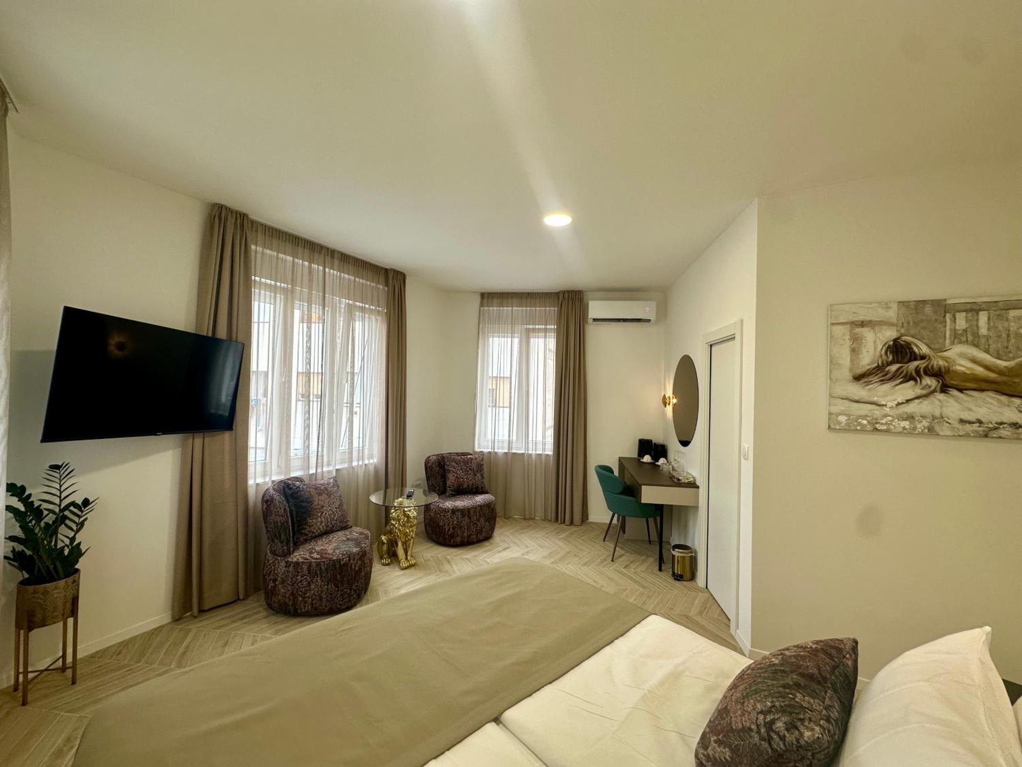 Mariani Luxury Rooms In Center Split Bagian luar foto